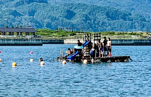 いかだ遊びに砂遊び！